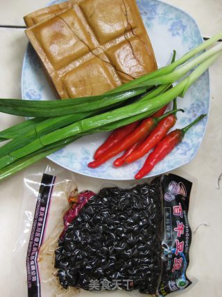 豆豉香干丁的做法步骤：1