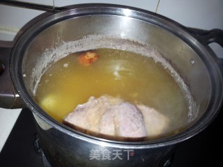 麦冬雪梨煲猪蹍的做法步骤：6