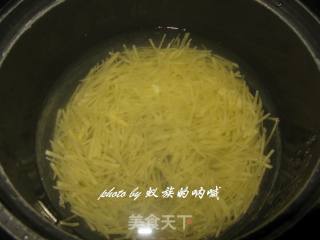 雪菜炒薯丝的做法步骤：2