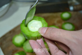 【翡翠玉环】凉瓜酿肉酱的做法步骤：3