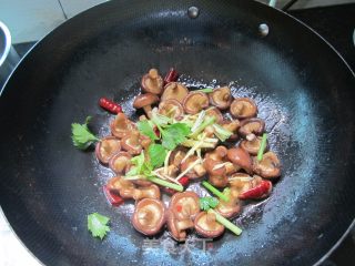 蚝油草菇的做法步骤：9