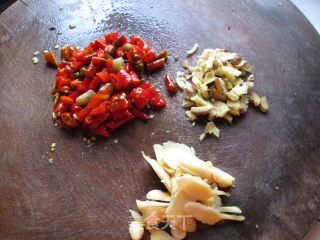鲶鱼烧豆腐的做法步骤：2