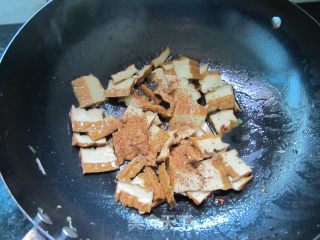 调出后厨幸福味---豆豉蚝油豆腐干的做法步骤：6