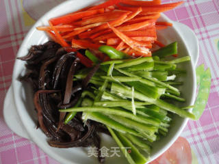 鱼香肉丝的做法步骤：5