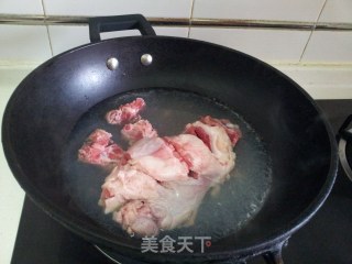 西洋菜煲猪骨汤的做法步骤：2