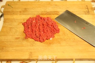 牛肉三明治的做法步骤：1