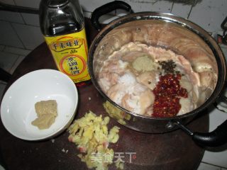粉蒸肥肠的做法步骤：2
