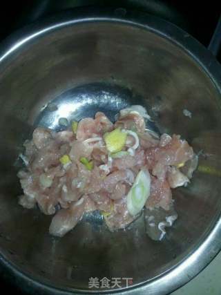 粉蒸肉的做法步骤：1