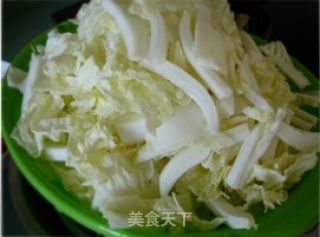 白菜炖冻豆腐的做法步骤：1