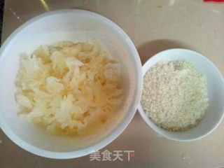 冰糖银耳羹的做法步骤：3