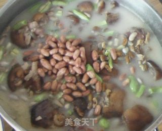 花生腊猪腿汤的做法步骤：11