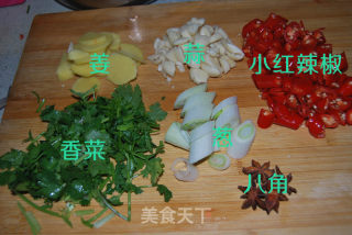 红烧鱼，也有点像炖鱼的做法步骤：8