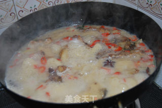 红烧鱼，也有点像炖鱼的做法步骤：19