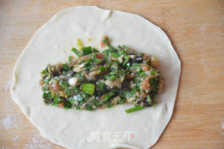 香酥味美的韭菜肉馅锅贴的做法步骤：6