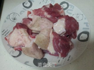 啤酒煮腩肉的做法步骤：2