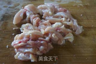 鸡腿肉炒口蘑的做法步骤：5