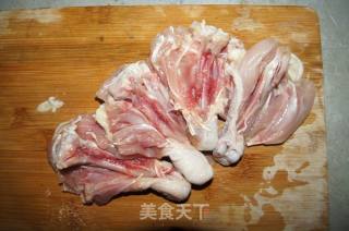 香菇笋丝扣鸡腿的做法步骤：3