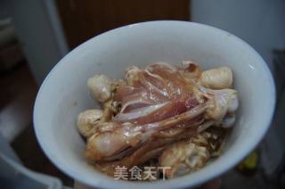 香菇笋丝扣鸡腿的做法步骤：4