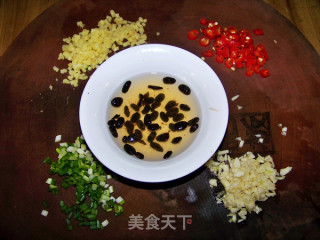 心蓝手制私房菜【小炒荷包蛋】——荷包蛋的华丽丽转身的做法步骤：3