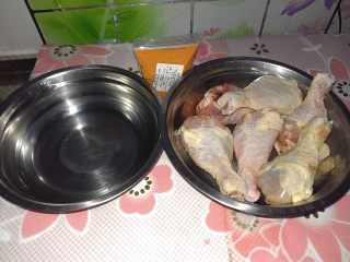 【蜜汁鸡腿】当腌料碰上了鸡腿，鸡腿遇上了蜂蜜的做法步骤：3