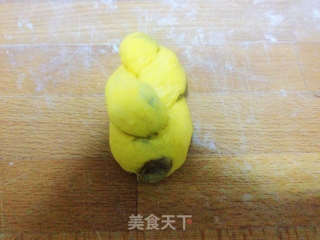 金灿灿的南瓜葡萄干餐包的做法步骤：13
