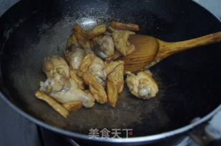 油豆腐卤鸡腿的做法步骤：2