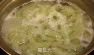 苦瓜两吃【蜜汁凉瓜皮】的做法步骤：3