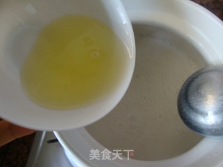 润肺养颜甜品--蛋白杏仁露的做法步骤：9