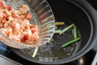 【莲藕木耳炒肉片】的做法步骤：6