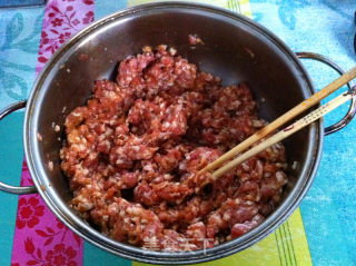 鲜肉包子全过程的做法步骤：7