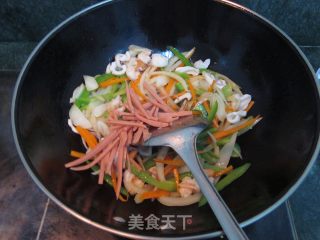 日式海鲜乌冬面的做法步骤：8
