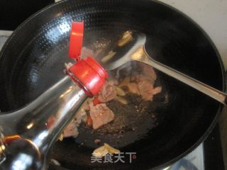 猪耳豆角炒肉片的做法步骤：7