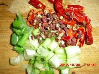 芹菜炖粉条的做法步骤：3