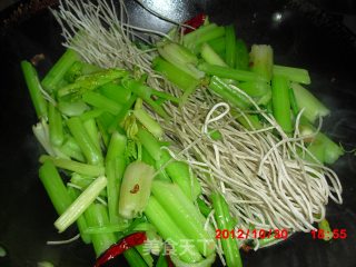 芹菜炖粉条的做法步骤：6