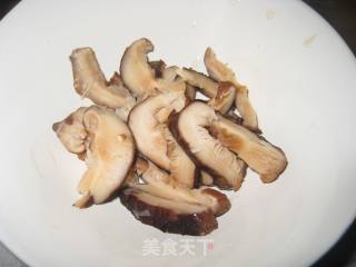 肉片野菌羹的做法步骤：2
