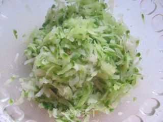 简单的美味---香炸萝卜丸(萝卜丸子的详细制作过程)的做法步骤：3