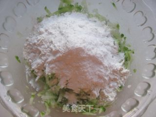 简单的美味---香炸萝卜丸(萝卜丸子的详细制作过程)的做法步骤：4