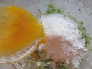 简单的美味---香炸萝卜丸(萝卜丸子的详细制作过程)的做法步骤：5