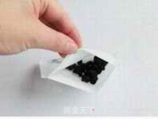 莲子鲫鱼汤的做法步骤：2