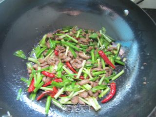 香菜牛肉丝的做法步骤：10