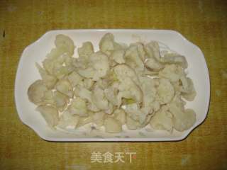 酥辣椒炒花菜的做法步骤：6