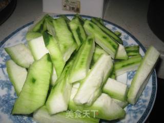 蒜蓉炒丝瓜的做法步骤：2