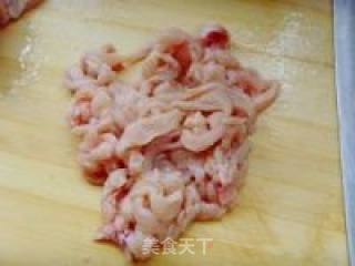 黄花菜炒鸡肉的做法步骤：3