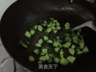 黄瓜肉丁的做法步骤：5