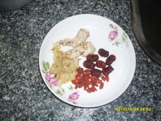 补血汤----当归瘦肉汤的做法步骤：1