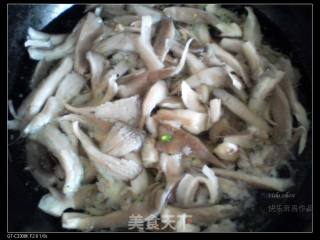 葱香鲜蘑的做法步骤：3