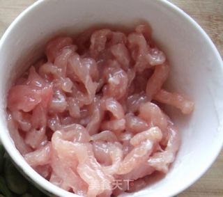 榨菜豆干炒肉丝的做法步骤：4