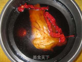 电压力锅版卤肘子的做法步骤：6