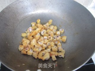 干炸鱿鱼炒饭的做法步骤：6