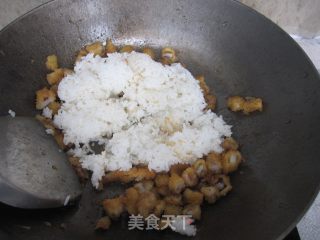 干炸鱿鱼炒饭的做法步骤：8